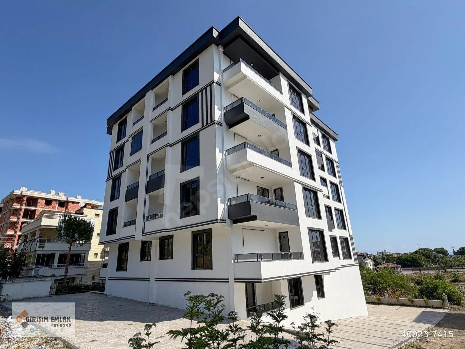 Site içinde, kapalı otoparklı 1+1