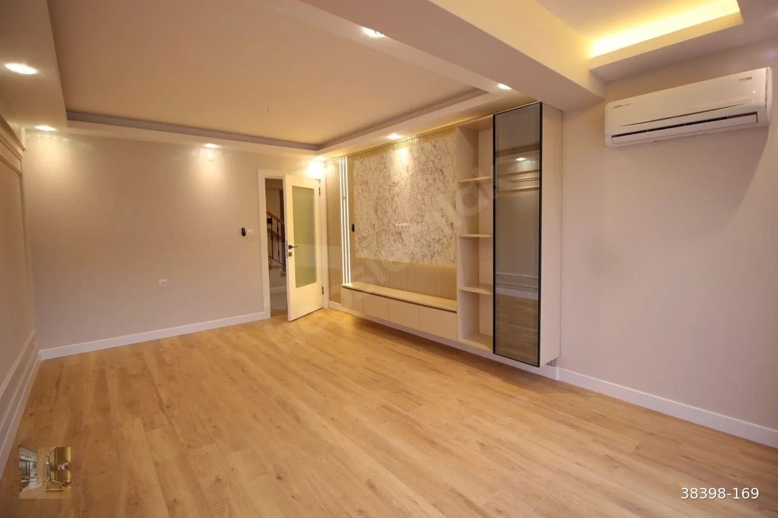 Denize yürüme mesafesinde, yenilenmiş 3+1 daire
